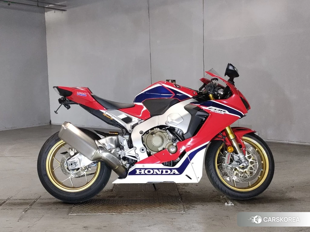 Проданный Honda CBR1000RR 2019 из Японии, фото 2