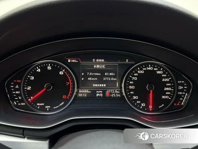 Audi A4L 2018 Белый из Китая
