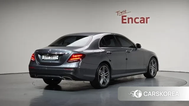 Mercedes-Benz E-Class W213 2019 Серый из Кореи
