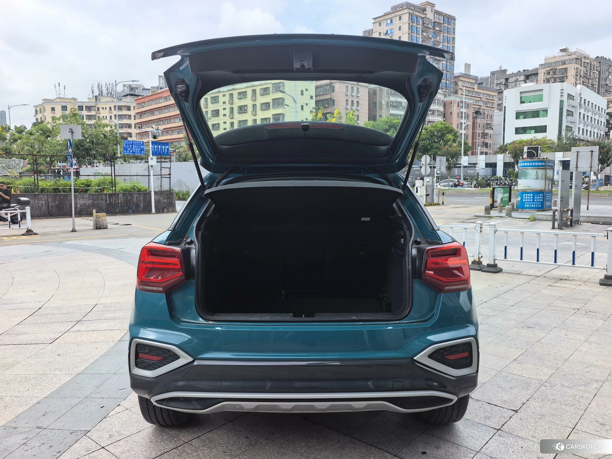 Audi Q2L 2021 Синий из Китая
