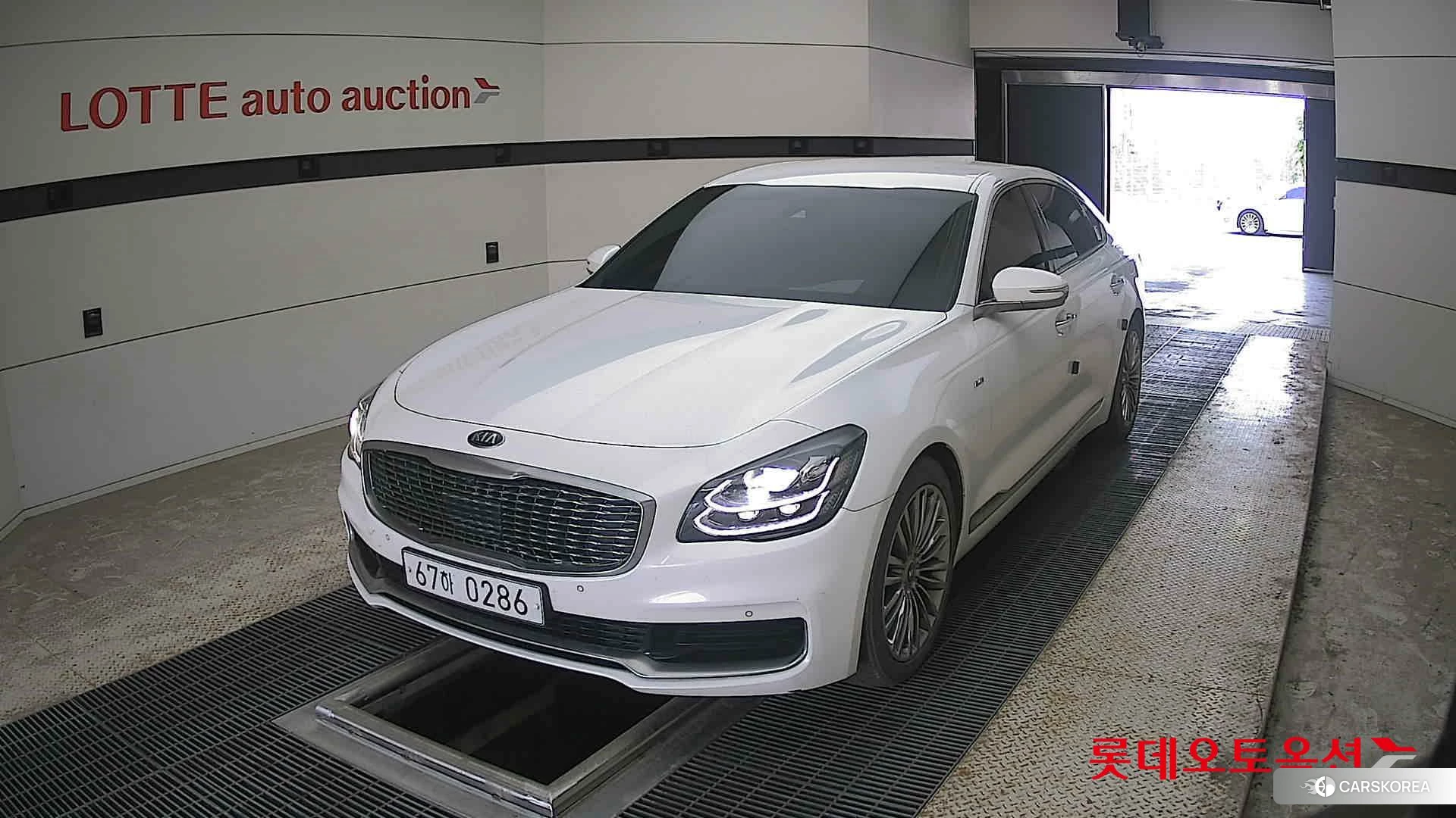 Kia K9 2019 Snow White Pearl из Кореи