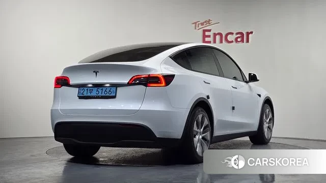 Tesla Model Y 2023 Белый из Кореи