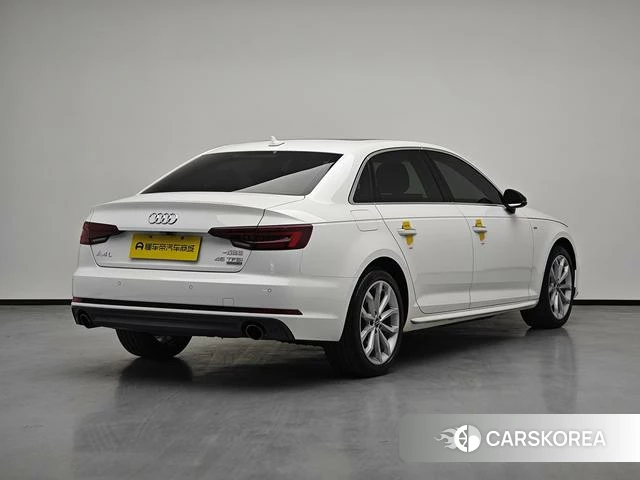 Audi A4L 2018 Белый из Китая