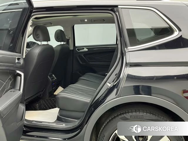 Volkswagen Tiguan L 2022 Черный из Китая