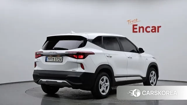 Kia Seltos 2022 Белый из Кореи