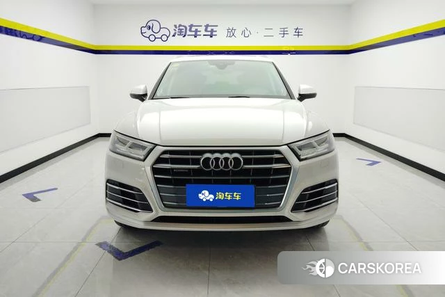 Audi Q5L 2021 Белый из Китая
