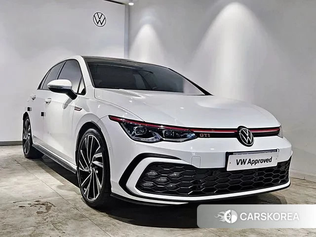 Volkswagen Golf 8th Generation 2024 Белый из Кореи