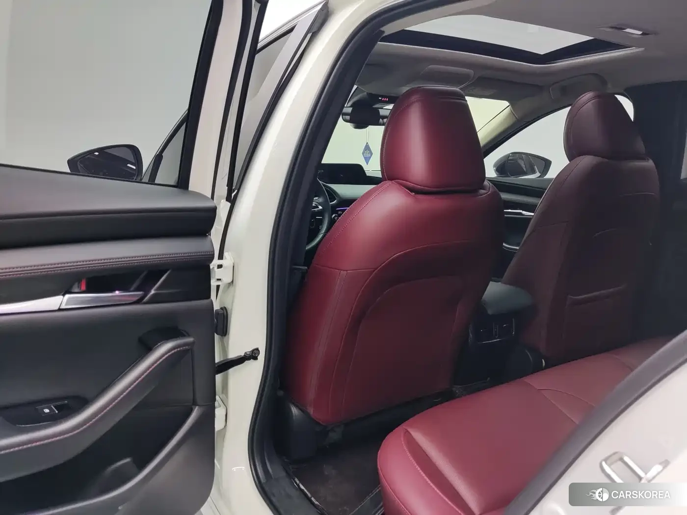 Mazda 3 2023 Белый из Китая
