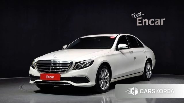 Mercedes-Benz E-Class W213 2018 Белый из Кореи