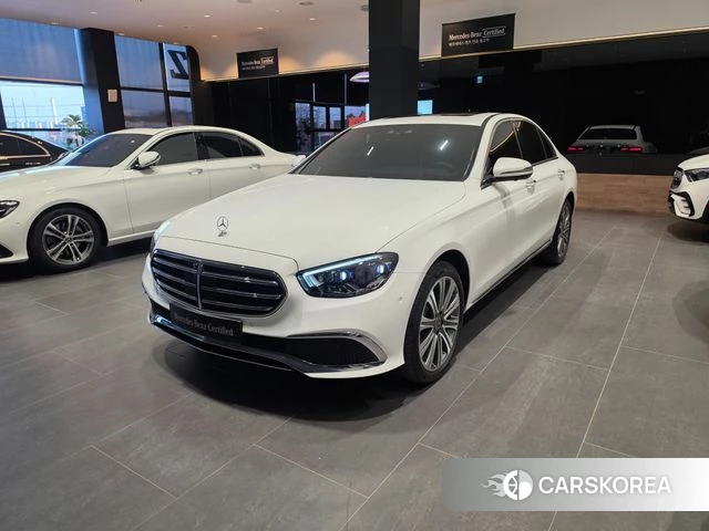 Mercedes-Benz E-Class W213 2023 Белый из Кореи