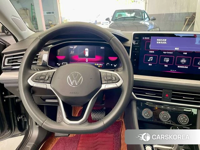Volkswagen Sagitar 2023 Темно-серый из Китая