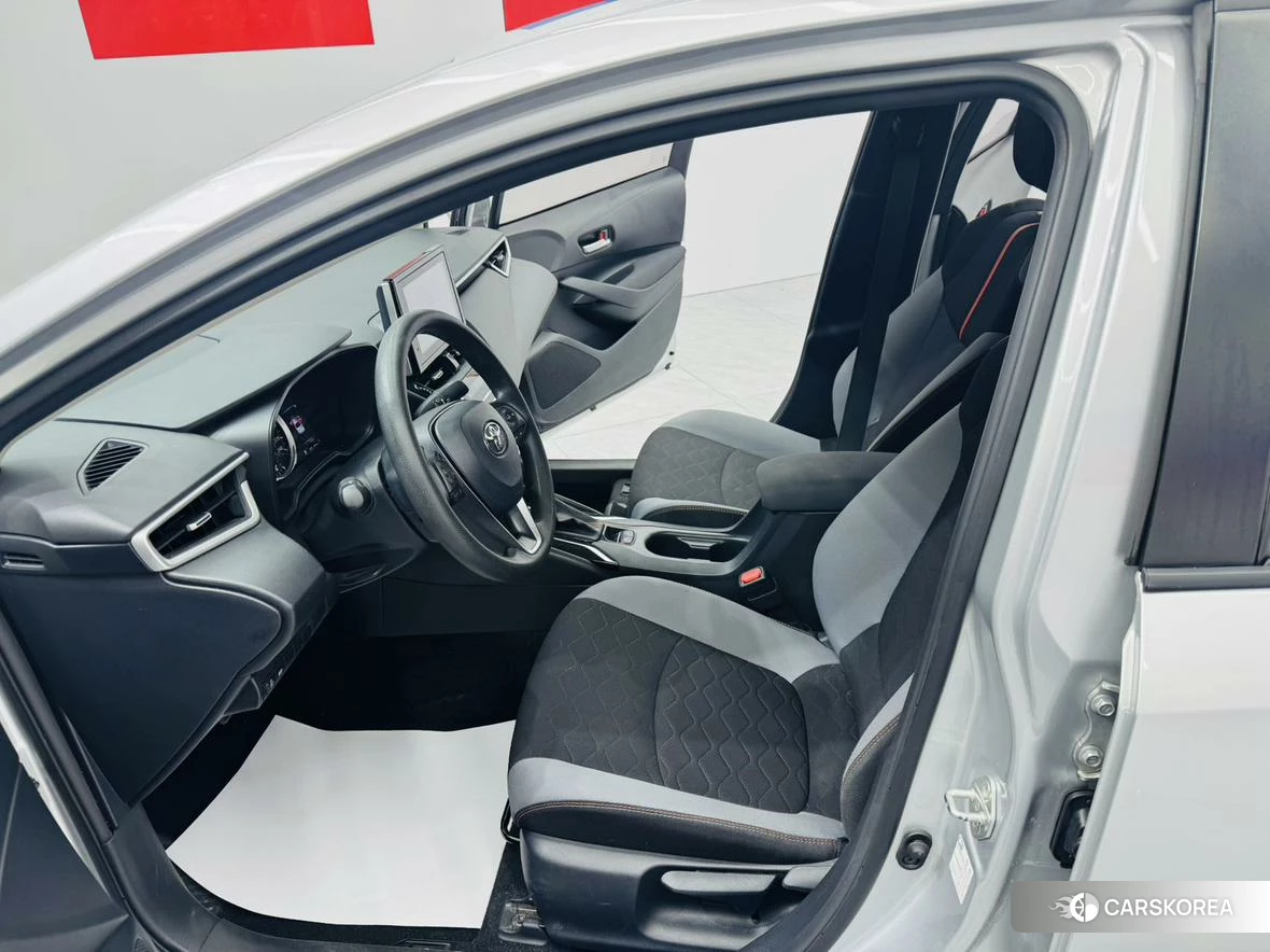 Toyota Corolla 2022 Серебристо-серый из Китая