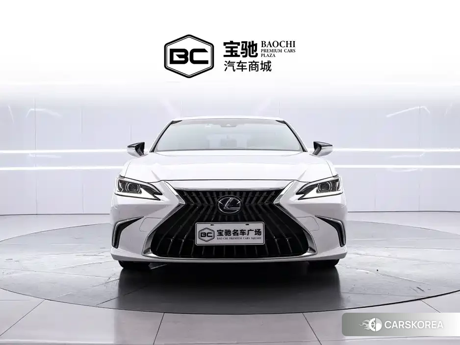 Lexus ES 2022 Белый из Китая