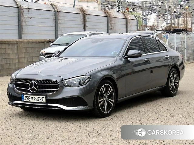 Mercedes-Benz E-Class W213 2021 Серый из Кореи