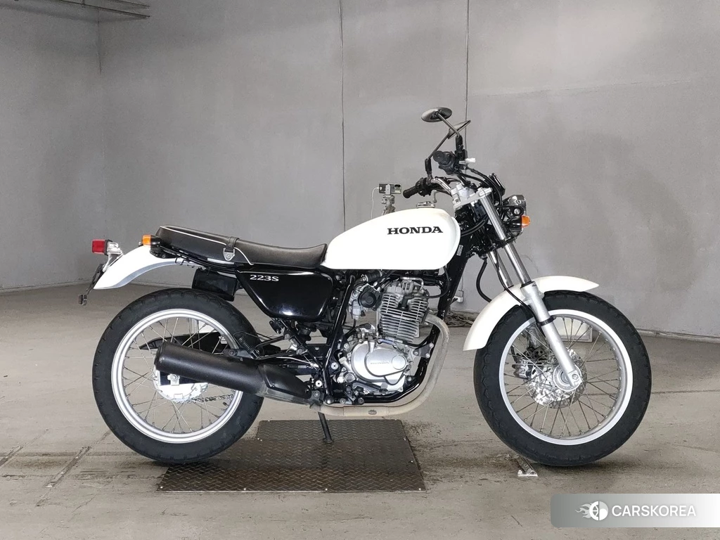Проданный Honda CB223S 2011 из Японии