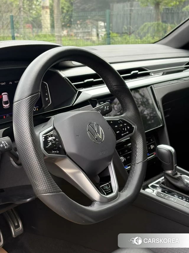Volkswagen CC 2023 Темно-серый из Китая