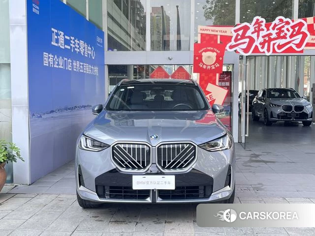 BMW X3 2025 Серебристо-серый из Китая