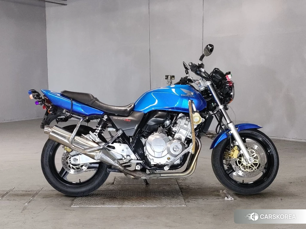 Проданный Honda CB400SF 2011 из Японии, фото 2
