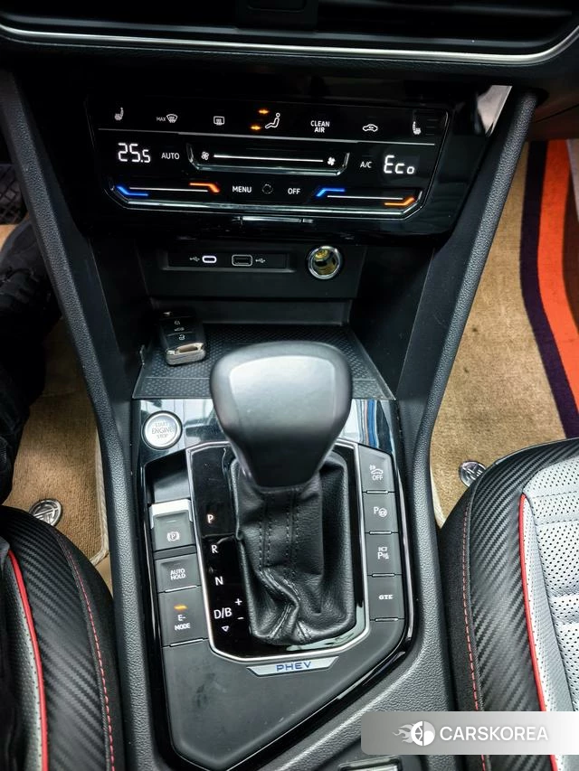 Volkswagen Tiguan L PHEV 2021 Серебристо-серый из Китая