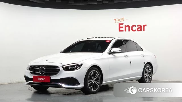 Mercedes-Benz E-Class W213 2021 Белый из Кореи