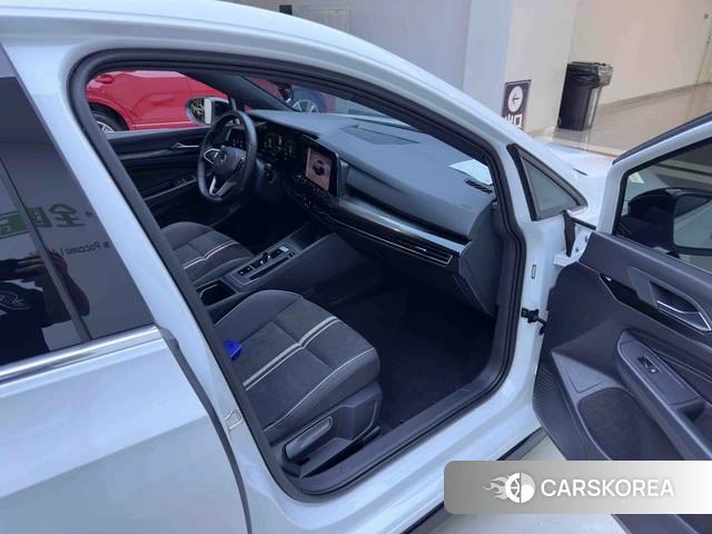 Volkswagen Golf 2022 Белый из Китая
