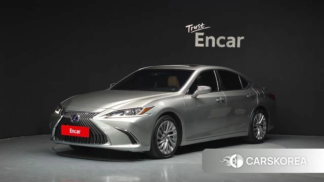 Lexus ES300h 7th generation 2021 Серебряный из Кореи
