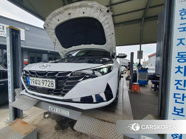Hyundai Avante (CN7) 2022 Белый из Кореи