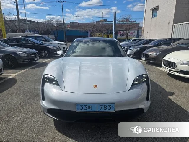 Porsche Taycan 2023 Белый из Кореи