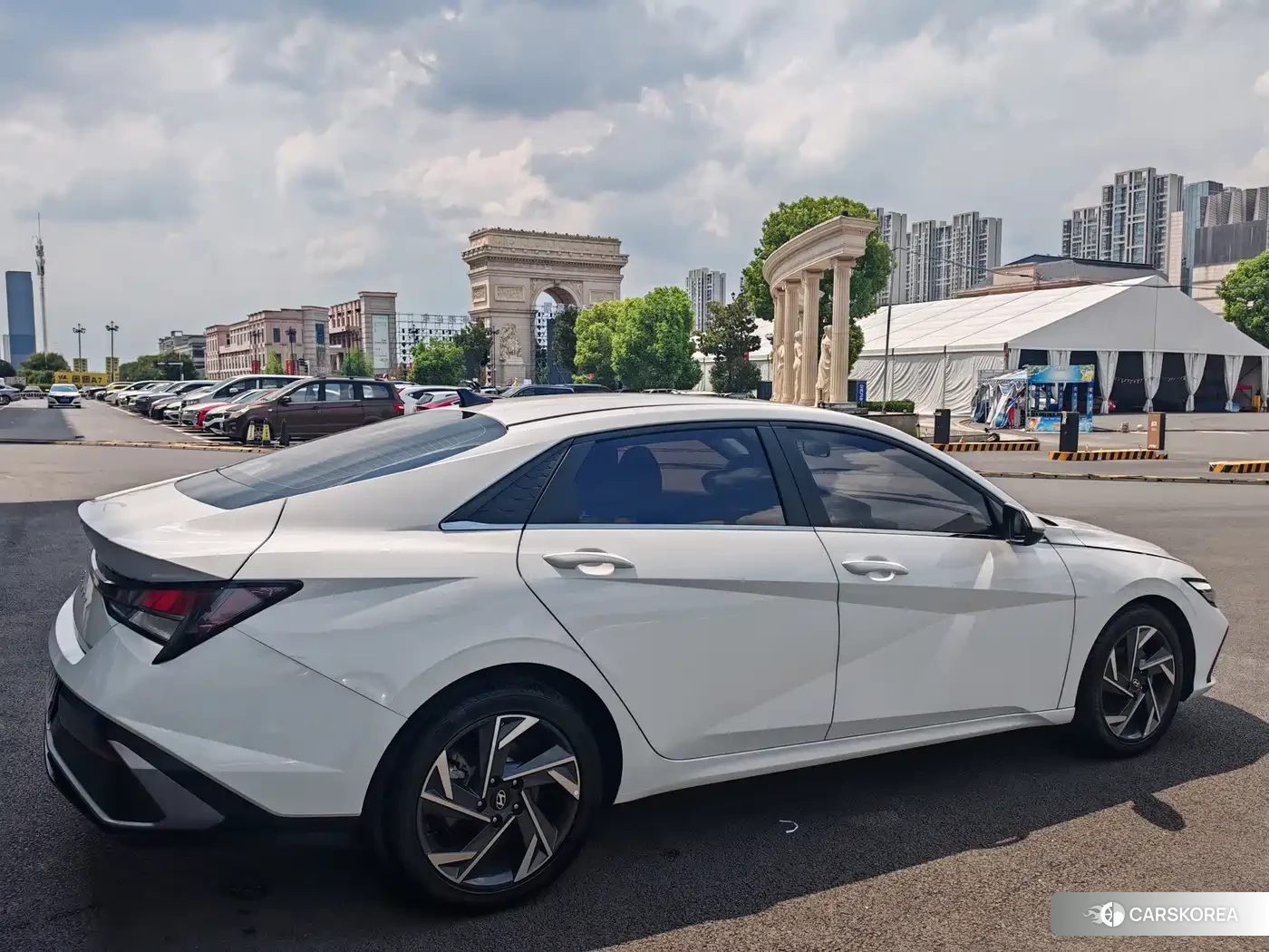 Hyundai Elantra 2024 Белый из Китая
