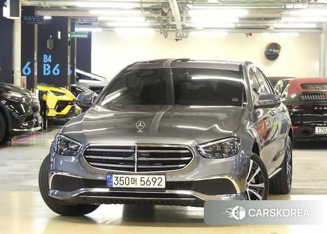 Mercedes-Benz E-Class W213 2021 Серый из Кореи