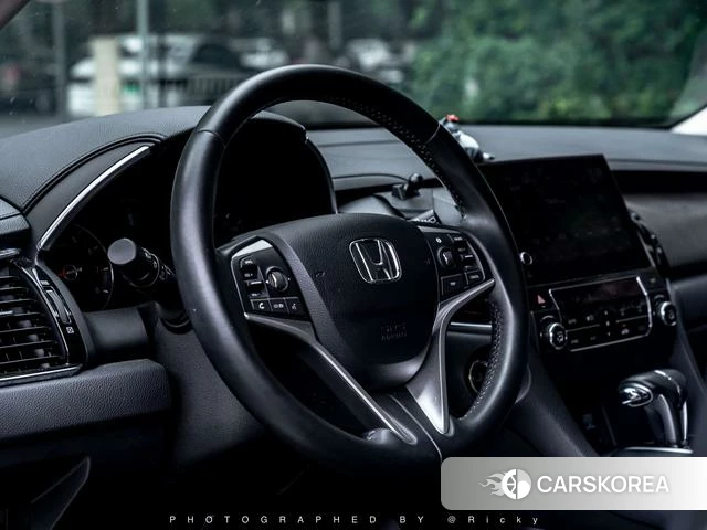 Honda Crown Road 2020 Белый из Китая