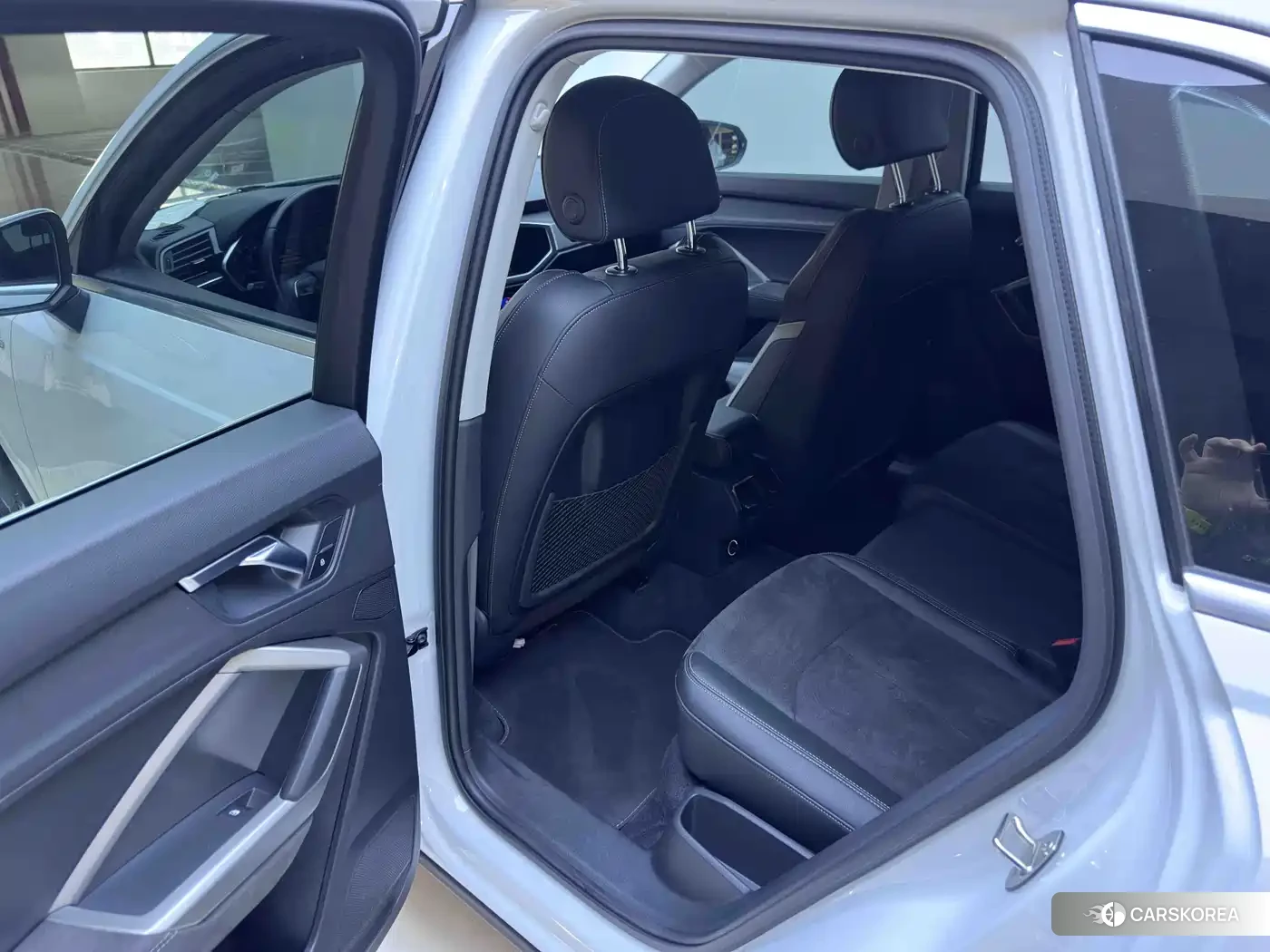 Audi Q3 2023 Белый из Китая