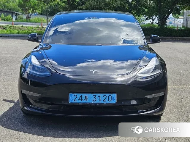 Tesla Model 3 2021 Черный из Кореи