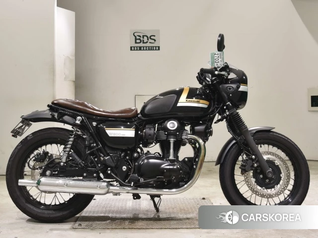 Kawasaki W800 CAFE 2022 из Японии