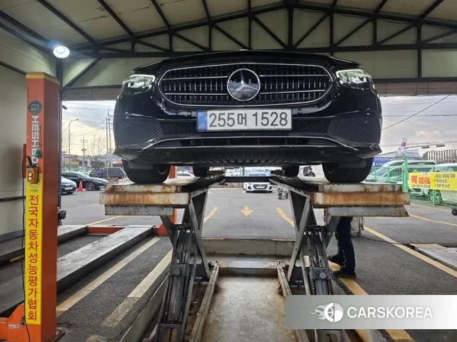 Mercedes-Benz E-Class W213 2021 Черный из Кореи