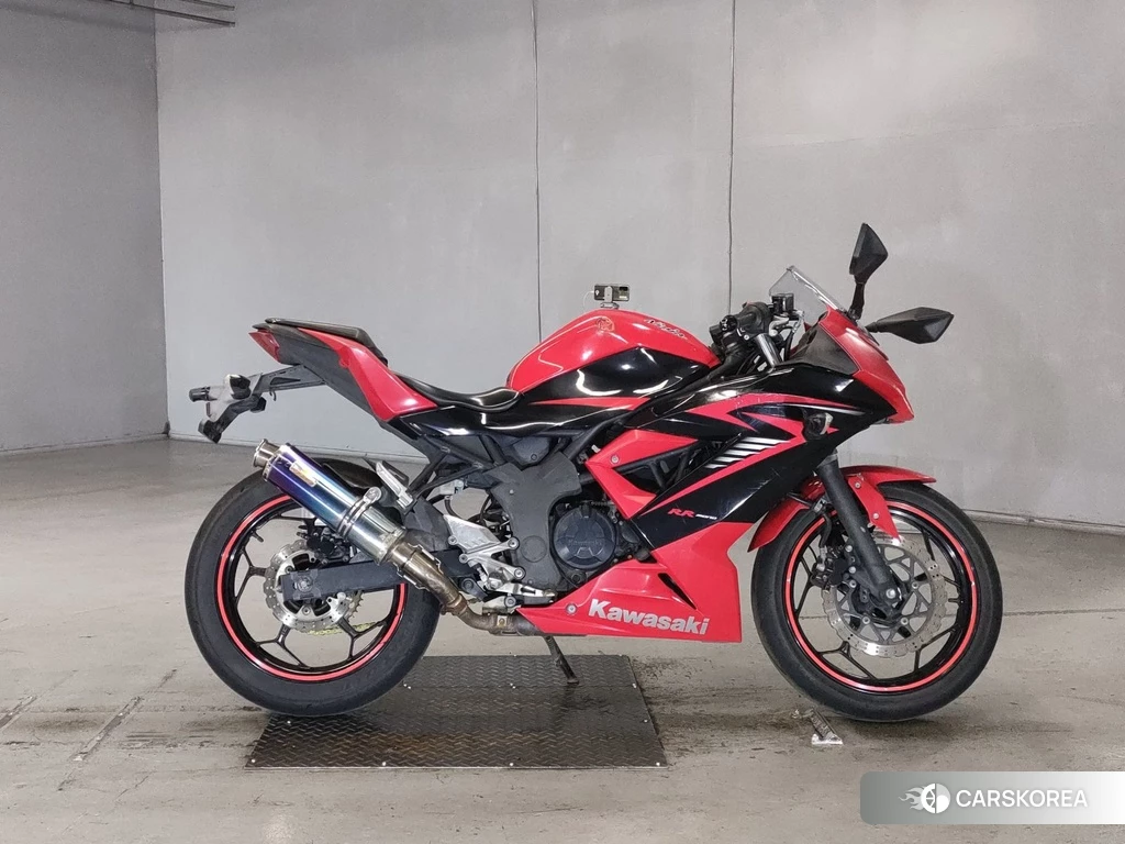 Проданный Kawasaki NINJA 250SL 2015 из Японии, фото 2