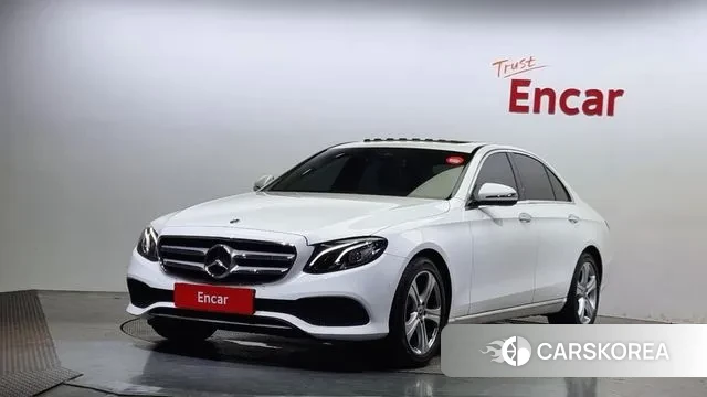 Mercedes-Benz E-Class W213 2018 Белый из Кореи