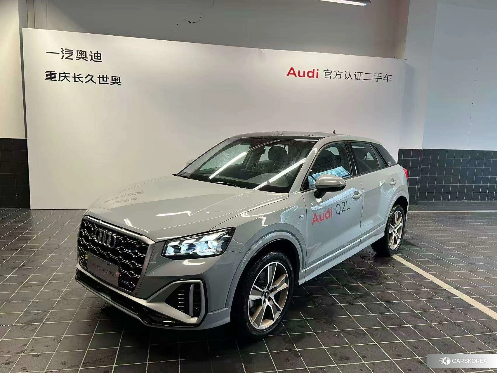 Audi Q2L 2023 Серебристо-серый из Китая