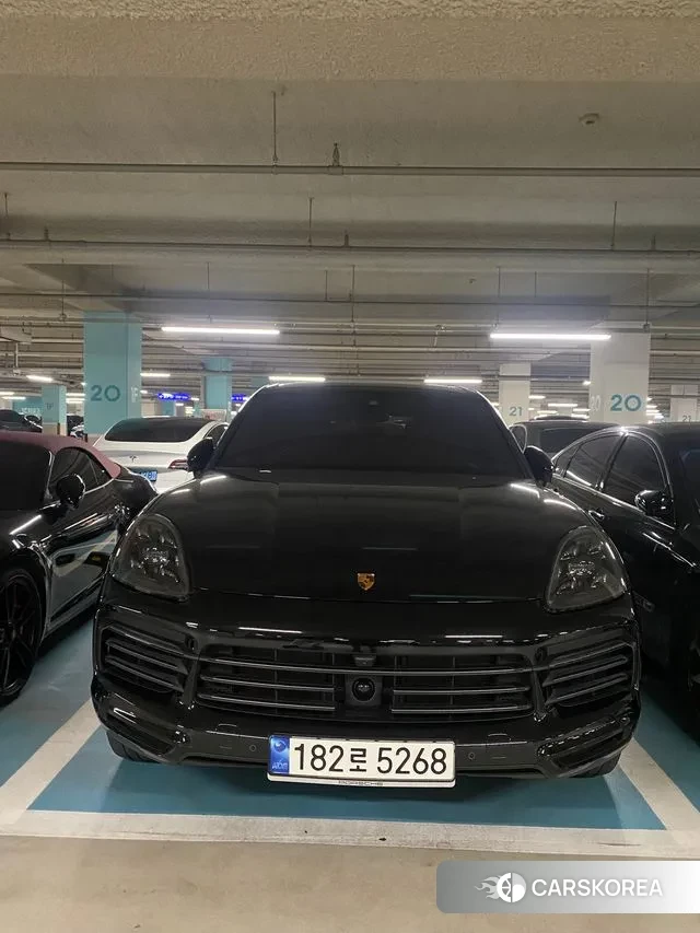 Porsche Cayenne (PO536) 2023 Черный из Кореи