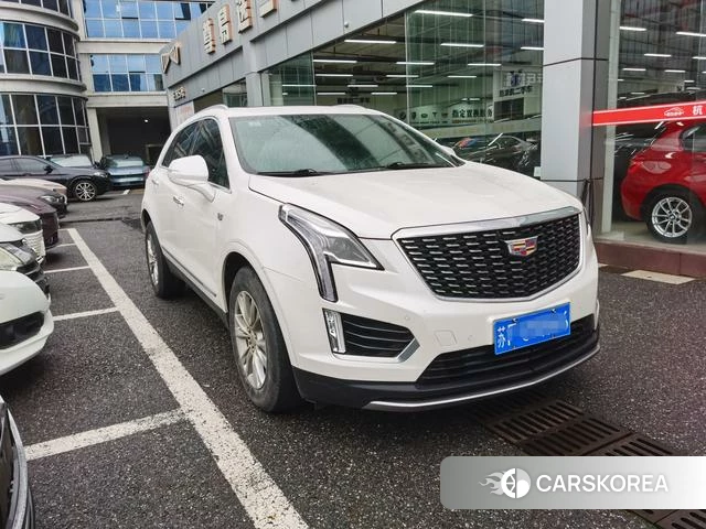 Cadillac XT5 2021 Белый из Китая