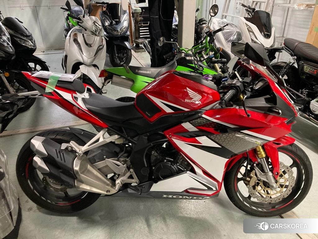 Проданный Honda CBR250RR 2017 из Японии