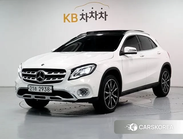 Mercedes-Benz GLA-Class X156 2019 Белый из Кореи