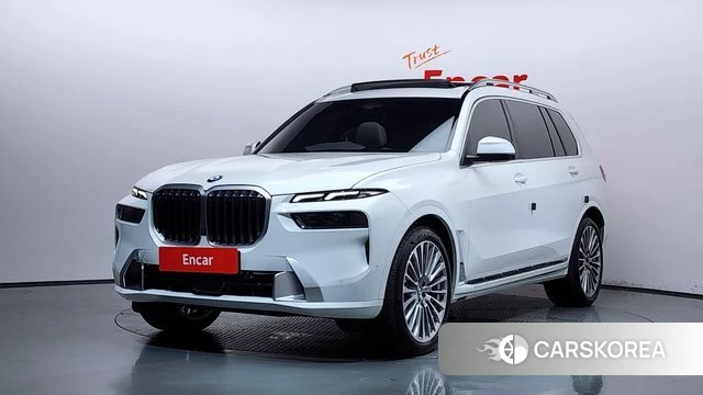 BMW X7 (G07) 2025 Белый из Кореи