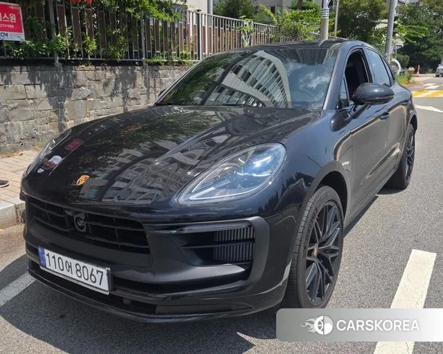 Porsche Macan 2023 Черный из Кореи