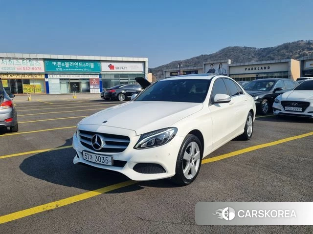 Mercedes-Benz C-Class W205 2018 Белый из Кореи