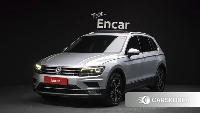 Volkswagen Tiguan second Generation 2018 Серебристо-серый из Кореи
