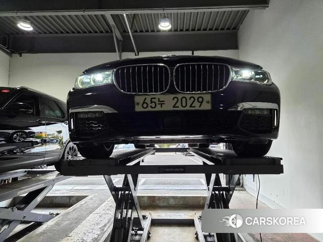 BMW 7 Series (G11) 2018 Черный из Кореи