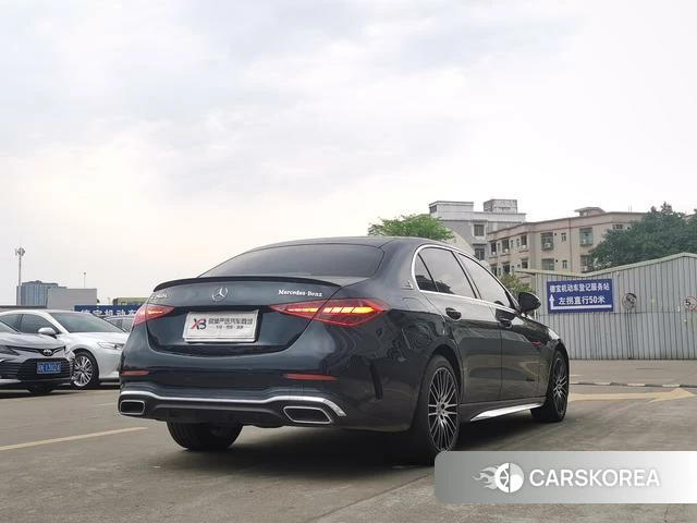 Mercedes-Benz Class C 2023 Зеленый из Китая