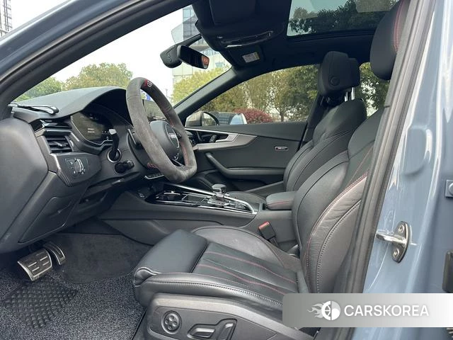 Audi A4L 2022 Синий из Китая
