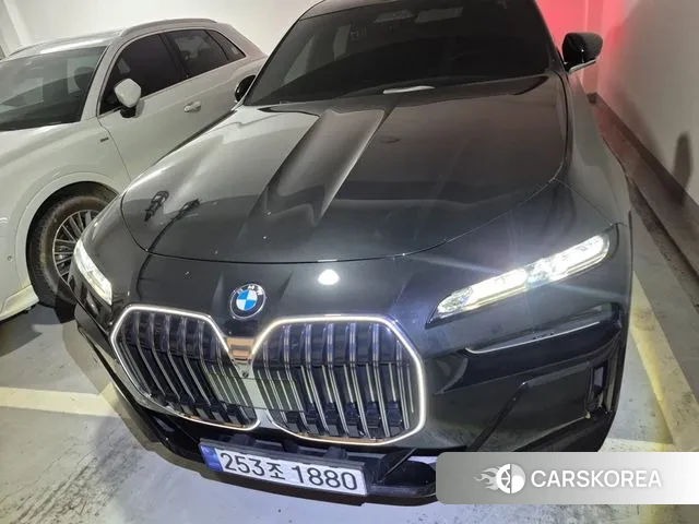 BMW 7 Series (G70) 2023 Черный из Кореи